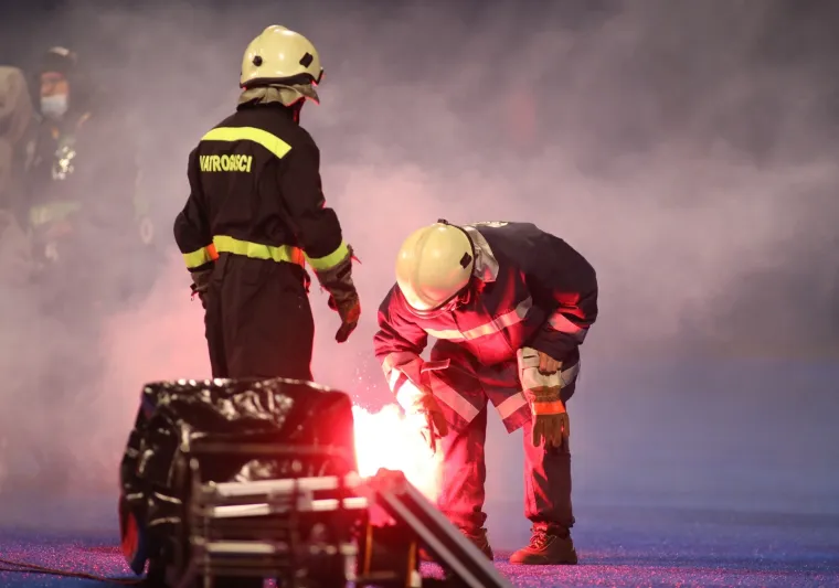 [FOTO] GRME UVREDE S TRIBINA: Boysi brutalno izvrijeđali nepravomoćno osuđenu braću