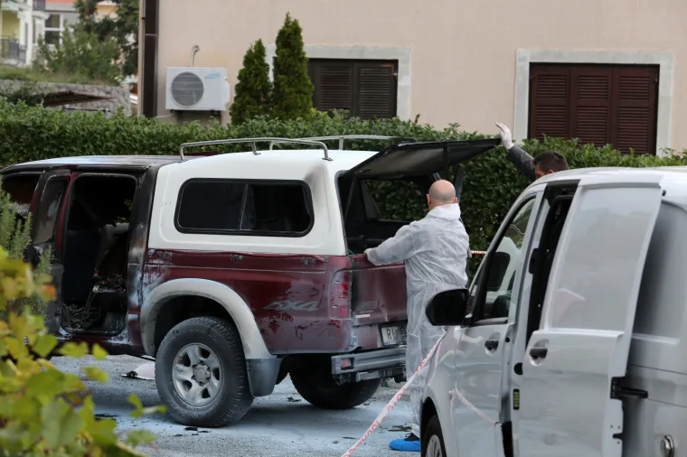 Izgorio automobil u Lovranu: Vlasnik je mu&scaron;karac koji je pronađen mrtav na zapaljenoj brodici?