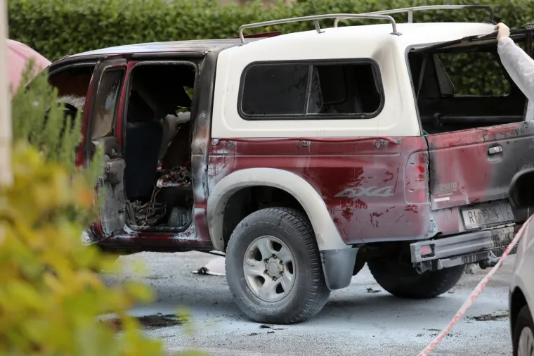 Izgorio automobil u Lovranu: Vlasnik je mu&scaron;karac koji je pronađen mrtav na zapaljenoj brodici?