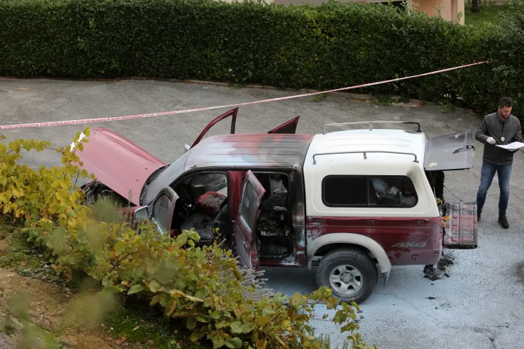 Izgorio automobil u Lovranu: Vlasnik je mu&scaron;karac koji je pronađen mrtav na zapaljenoj brodici?