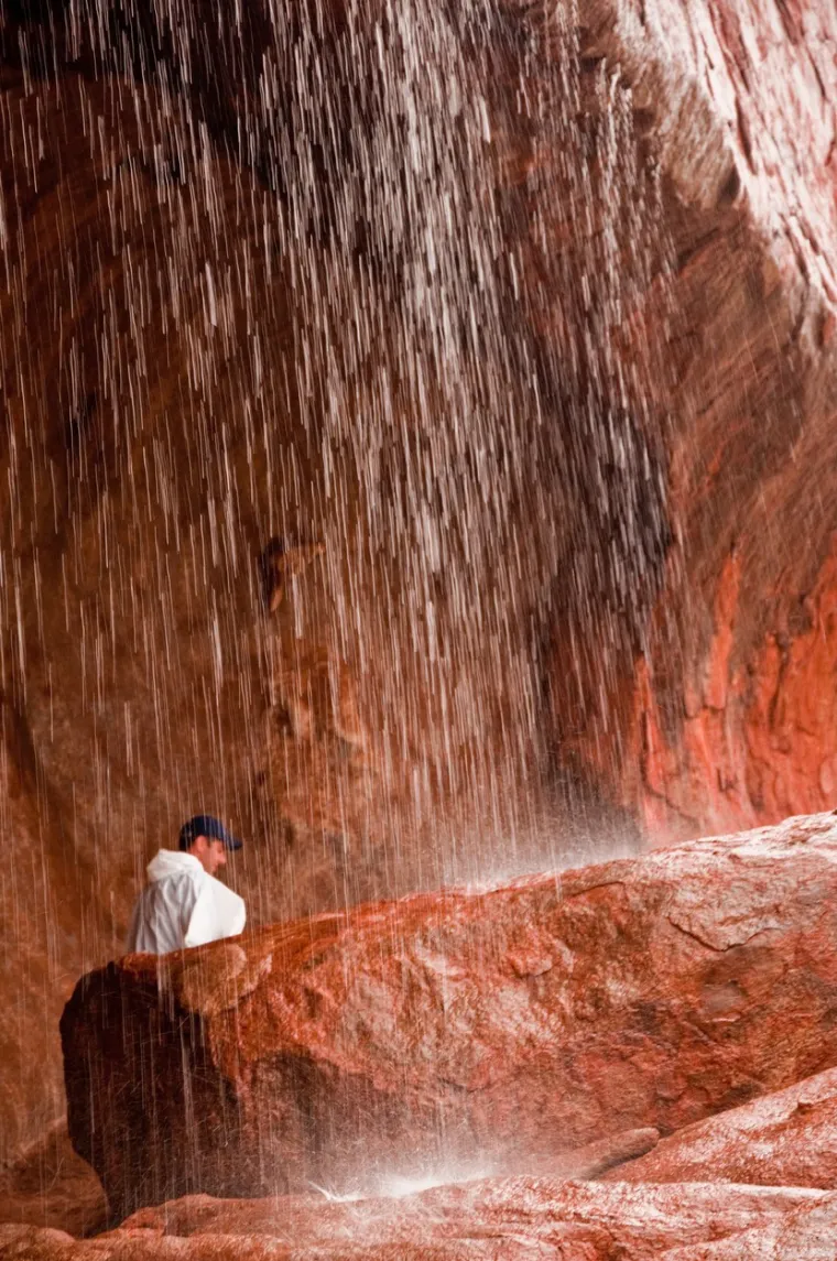 Ovaj istraživač protekli je tjedan iskoristio za uspinjanje na australsku planinu Uluru, kako bi promotrio neobičan fenomen o kojemu se toliko govori.