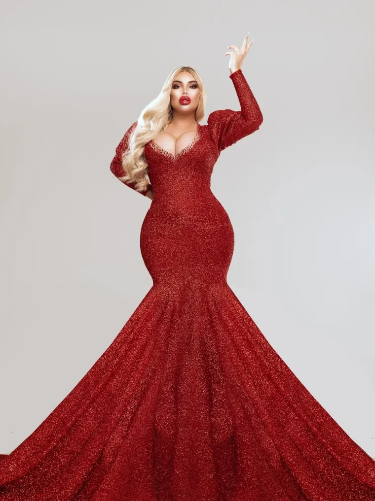 ČUVAJTE OČI, SKINULA SE JESSICA ALVES! Bila je 'ljudski Ken', pa 'ljudska Barbie', a sad je proporcijama prešišala i - Kardashianke