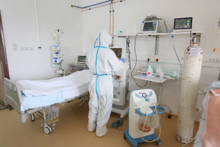 Slike koje u mnogima izazivaju jezu - ovako izgleda život na odjelu na kojem se liječe te&scaron;ko oboljeli od koronavirusa