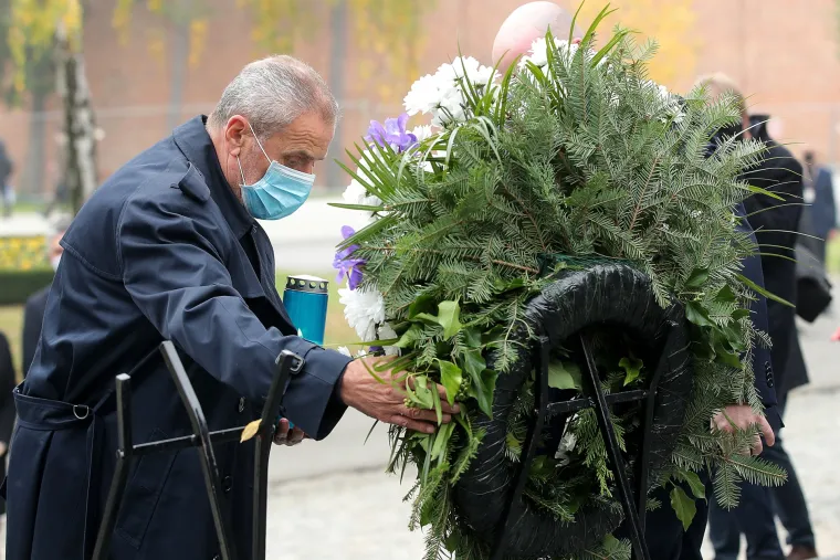 Gradonačelnik Bandić apelirao: 'Posjetite grobove danas i sutra da se u nedjelju izbjegne gužva'