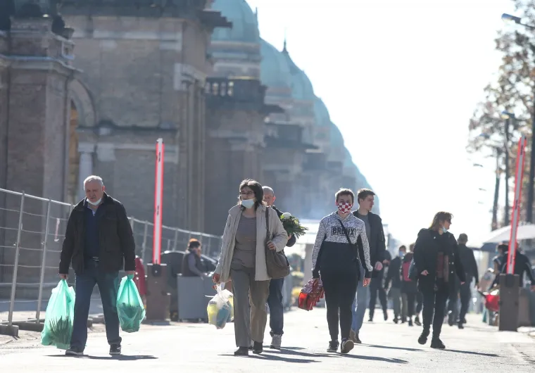 Uoči blagdana Svih svetih građani obilaze groblja diljem Hrvatske: Manje ih je nego inače, nastoje se pridržavati mjera