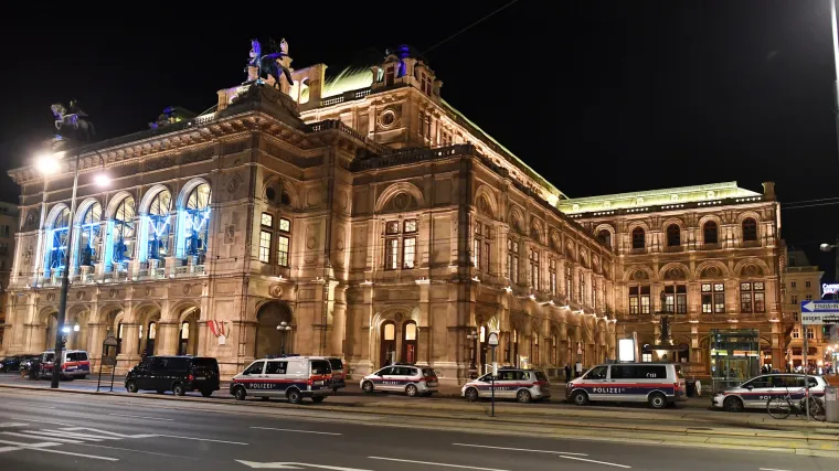 Na ulicama se više ne može vidjeti nitko osim policajaca i vojnika. Foto: Profimedia