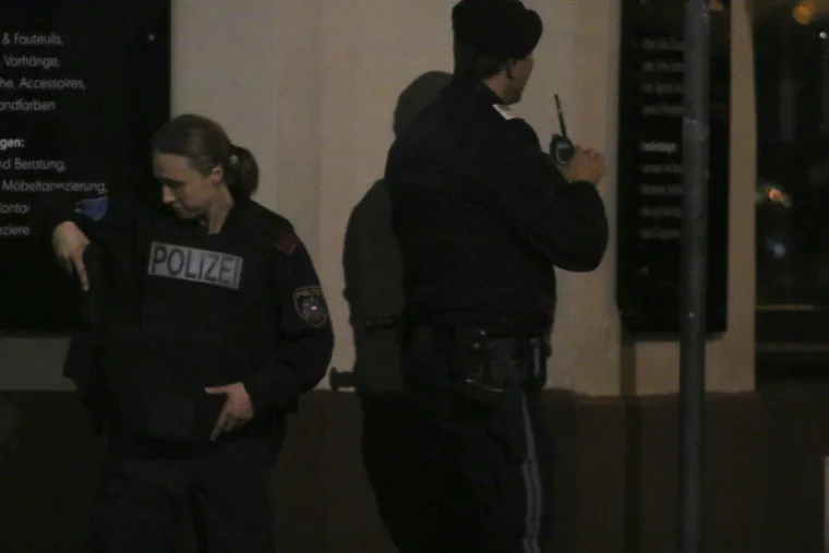 Noć užasa u Beču: Cijeli grad pod policijskom opsadom, neki od napadača još su u bijegu