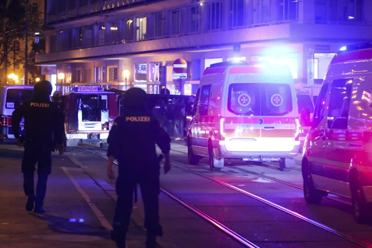Noć užasa u Beču: Cijeli grad pod policijskom opsadom, neki od napadača još su u bijegu