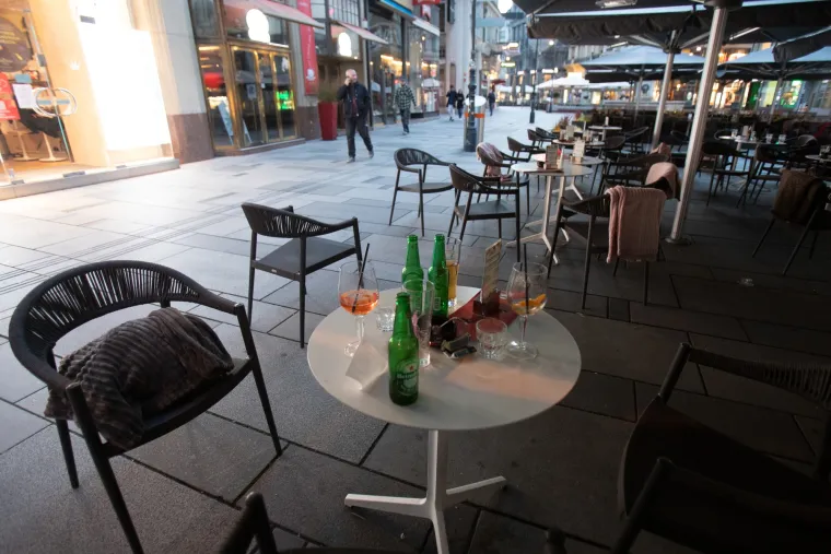 Iako se činilo kako je meta napada bila bečka sinagoga, sve se više nagađa kako su napadači zapravo ciljali popularna okupljališta Bečana. Foto: Profimedia