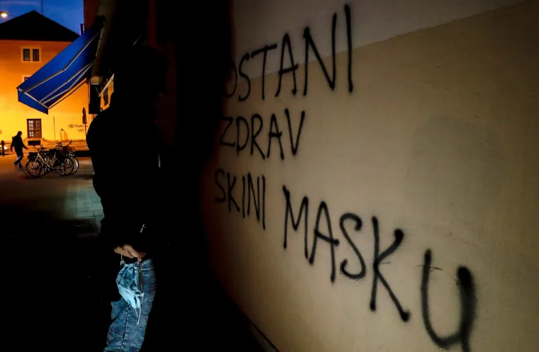Na Nami na Kvatriću novi grafit: 'Ostani zdrav, skini masku'
