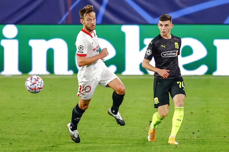 [FOTO] DAME I GOSPODO: Glavna pozornica večeri pripada Ivanu Rakitiću; Svjetla reflektora uperena su u njega