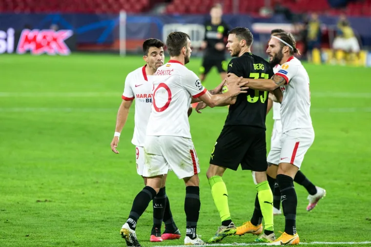 [FOTO] DAME I GOSPODO: Glavna pozornica večeri pripada Ivanu Rakitiću; Svjetla reflektora uperena su u njega