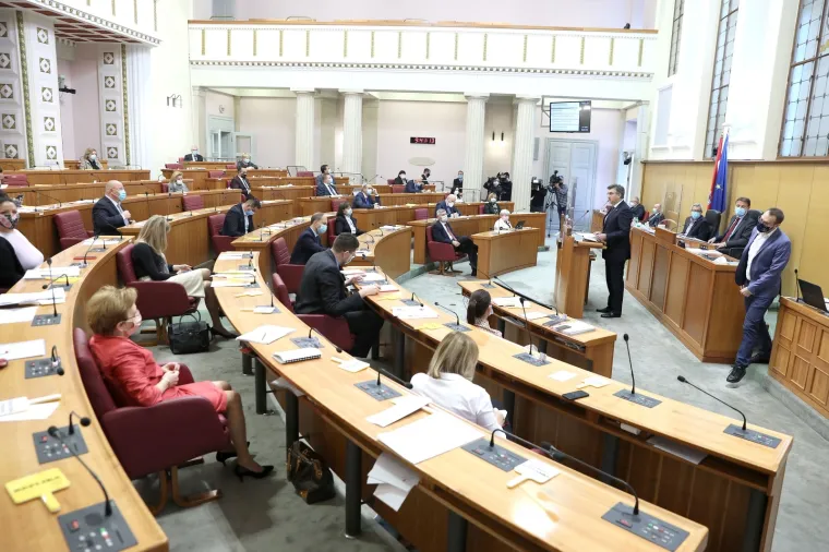 Plenković: 'Suočeni smo s najvećim zdravstvenim, dru&scaron;tvenim i gospodarskim izazovima od Domovinskog rata'