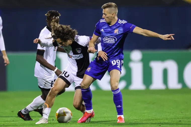 [FOTO] OVAKO TO IZGLEDA VEČERAS NA MAKSIMIRU: Minuta &scaron;utnje i otužna atmosfera