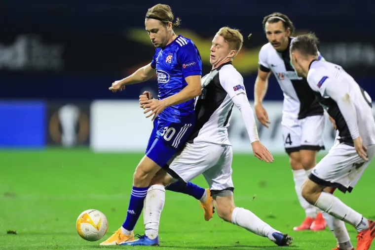 [FOTO] OVAKO TO IZGLEDA VEČERAS NA MAKSIMIRU: Minuta &scaron;utnje i otužna atmosfera