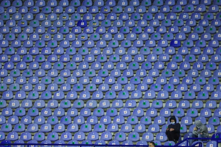 [FOTO] OVAKO TO IZGLEDA VEČERAS NA MAKSIMIRU: Minuta &scaron;utnje i otužna atmosfera