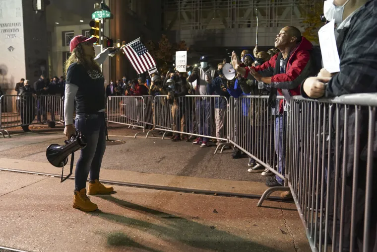 Izborna drama u SAD-u je na vrhuncu! Trumpovi i Bidenovi prista&scaron;e prosvjeduju diljem zemlje!