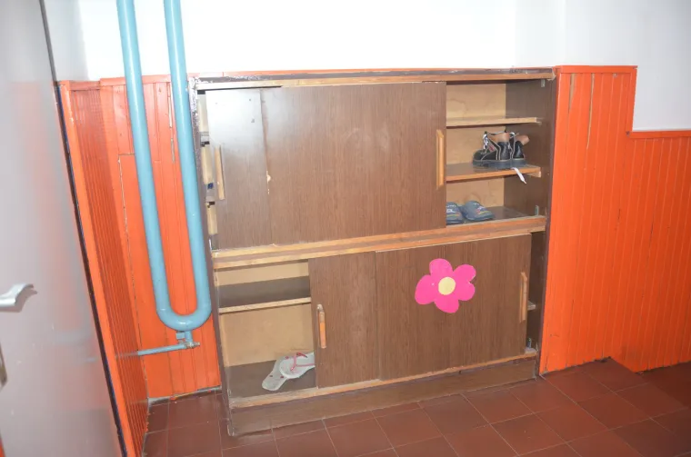 Da ti srce pukne! Pogledajte u kakvim uvjetima žive djeca bez roditelja. Pomozimo im!