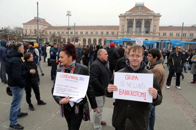 Održano je jo&scaron; jedno okupljanje protiv mjera, prosvjednici jasno poručuju: 'Pandemija zavr&scaron;ava kada svi kažemo 'ne''
