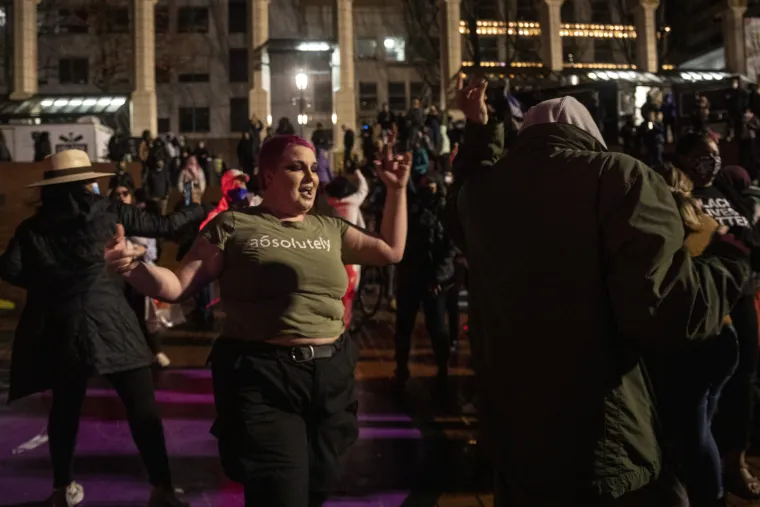 Odu&scaron;evljenje nakon izbora: Pogledajte kako su Amerikanci slavili povijesnu pobjedu Bidena nad Trumpom