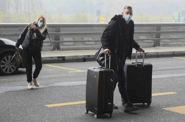 [FOTO] OR&Scaron;IĆ U 'PILI' DO&Scaron;AO NA AERODROM: Ovako je to izgledalo jutros prije polaska u Istanbul