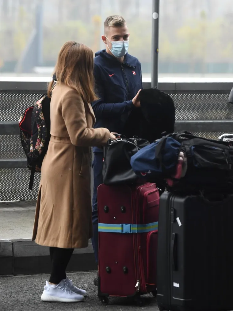 [FOTO] OR&Scaron;IĆ U 'PILI' DO&Scaron;AO NA AERODROM: Ovako je to izgledalo jutros prije polaska u Istanbul