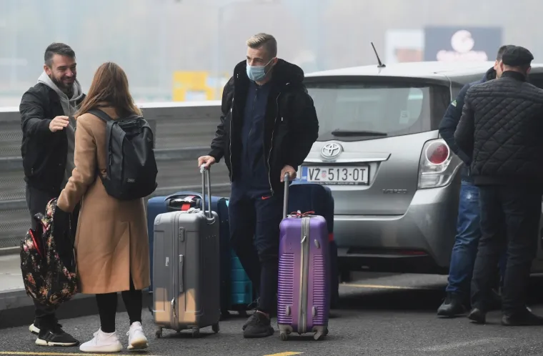 [FOTO] OR&Scaron;IĆ U 'PILI' DO&Scaron;AO NA AERODROM: Ovako je to izgledalo jutros prije polaska u Istanbul