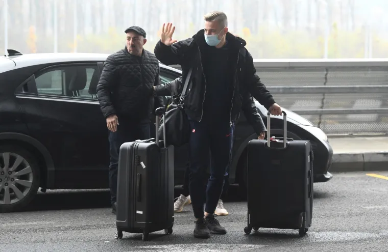 [FOTO] OR&Scaron;IĆ U 'PILI' DO&Scaron;AO NA AERODROM: Ovako je to izgledalo jutros prije polaska u Istanbul