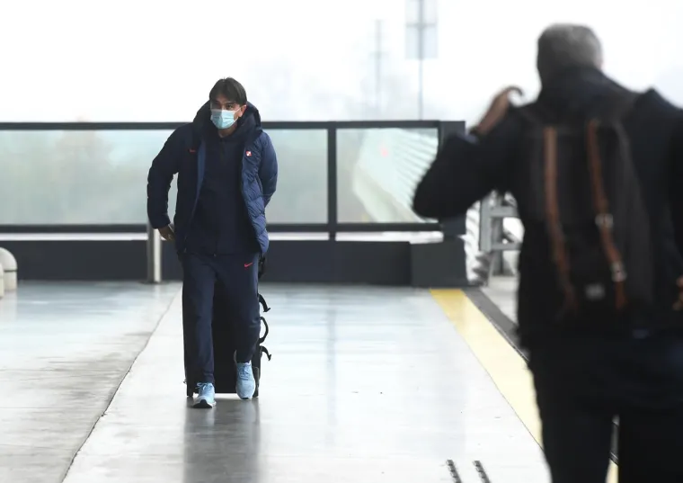 [FOTO] OR&Scaron;IĆ U 'PILI' DO&Scaron;AO NA AERODROM: Ovako je to izgledalo jutros prije polaska u Istanbul