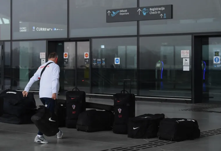 [FOTO] OR&Scaron;IĆ U 'PILI' DO&Scaron;AO NA AERODROM: Ovako je to izgledalo jutros prije polaska u Istanbul