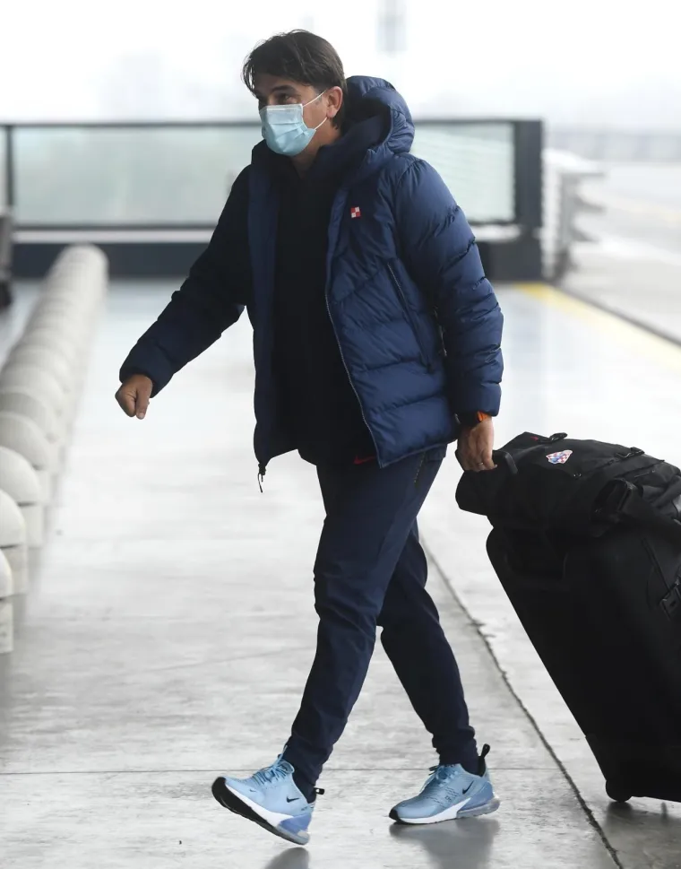 [FOTO] OR&Scaron;IĆ U 'PILI' DO&Scaron;AO NA AERODROM: Ovako je to izgledalo jutros prije polaska u Istanbul