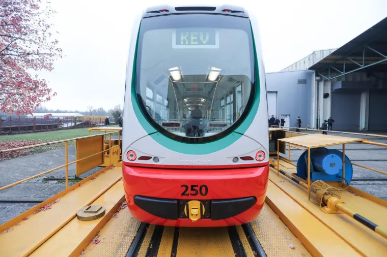 Končar predstavio niskopodni tramvaj koji izvozi Latviji