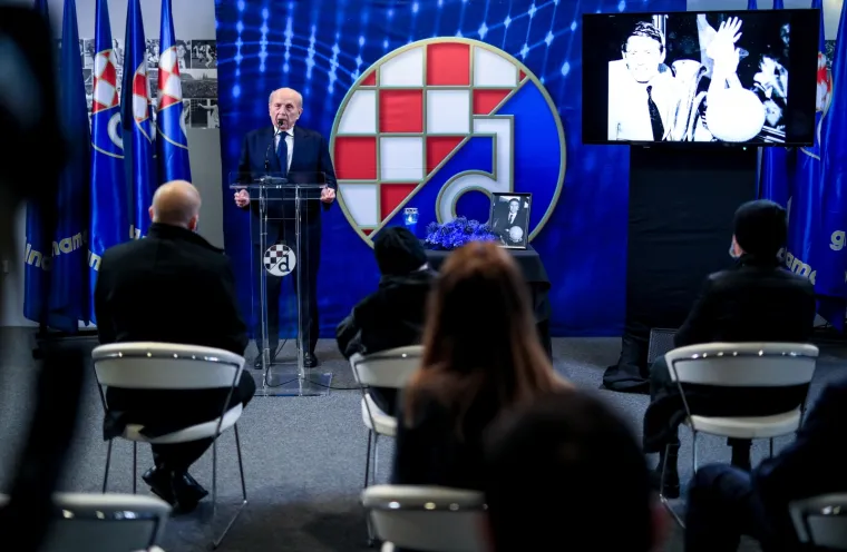 TUŽAN DAN NA MAKSIMIRU: Održana komemoracija za legendarnog Slavena Zambatu