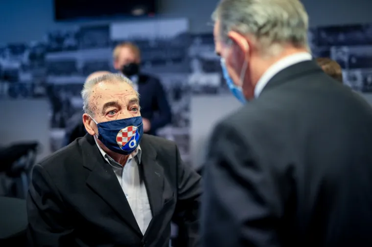 TUŽAN DAN NA MAKSIMIRU: Održana komemoracija za legendarnog Slavena Zambatu