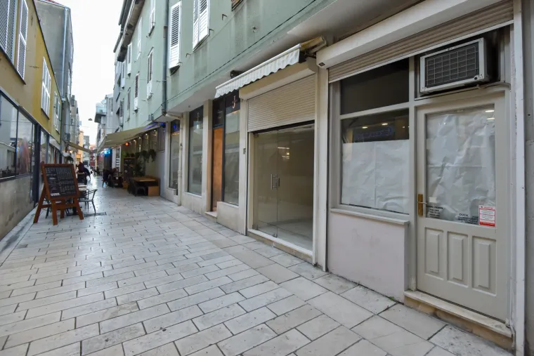 Zadru korona zadaje najteži udarac do sada: Poslovni prostori u gradu zatvaraju se jedan za drugim