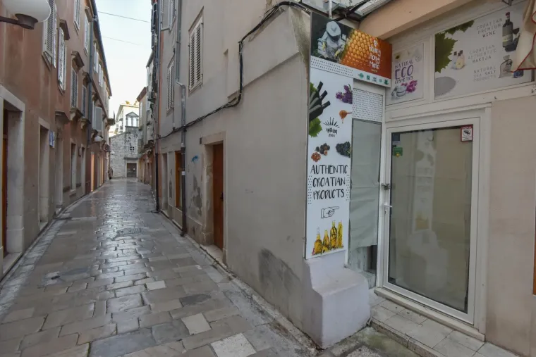 Zadru korona zadaje najteži udarac do sada: Poslovni prostori u gradu zatvaraju se jedan za drugim