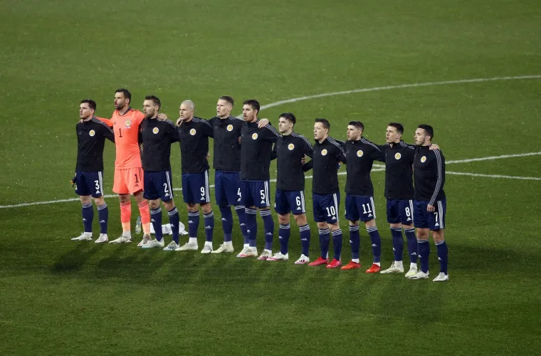 [FOTO] TRENUTAK KOJI JE ŠOKIRAO SRBIJU: Pogledajte prizore povijesne utakmice