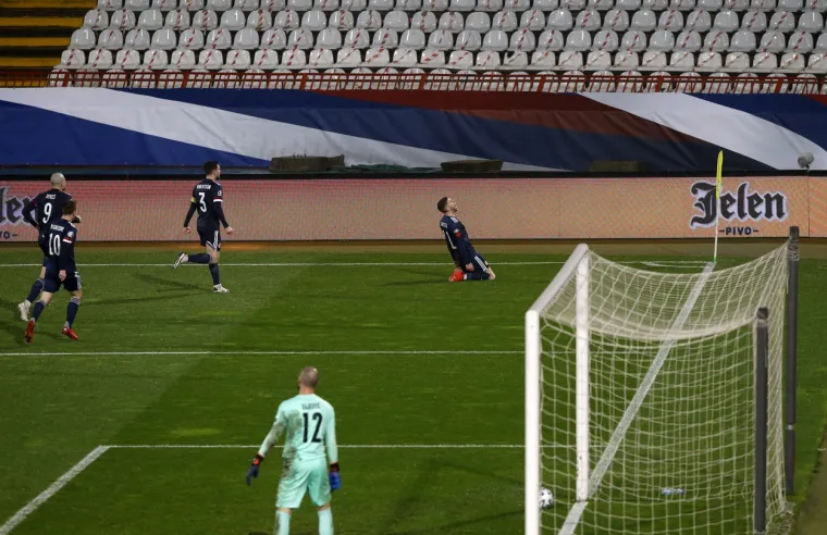 [FOTO] TRENUTAK KOJI JE &Scaron;OKIRAO SRBIJU: Pogledajte prizore povijesne utakmice