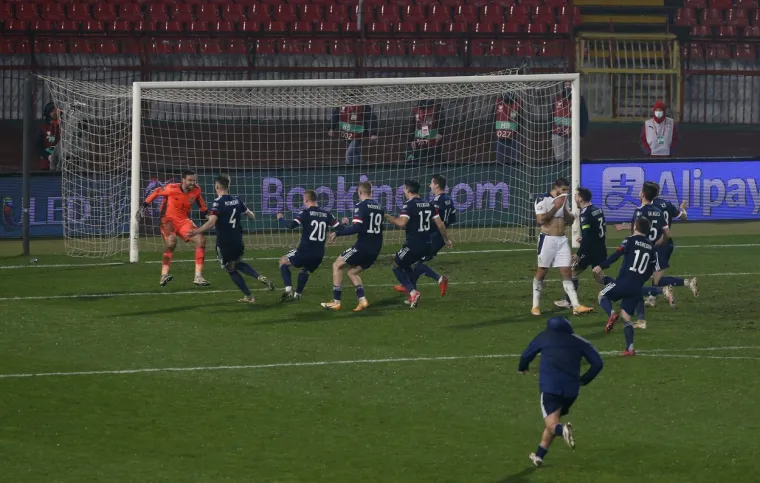 [FOTO] MITROVIĆ TRAGIČAR SRBIJE: Obratite pozornost na ključni detalj; Primjećujete li nešto?