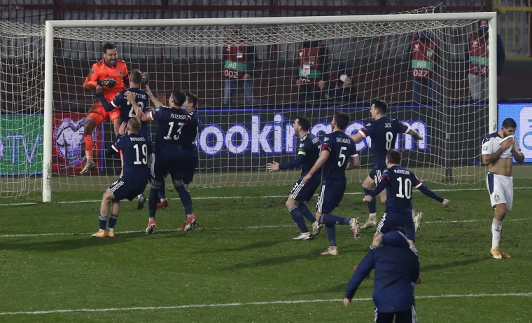 [FOTO] MITROVIĆ TRAGIČAR SRBIJE: Obratite pozornost na ključni detalj; Primjećujete li nešto?