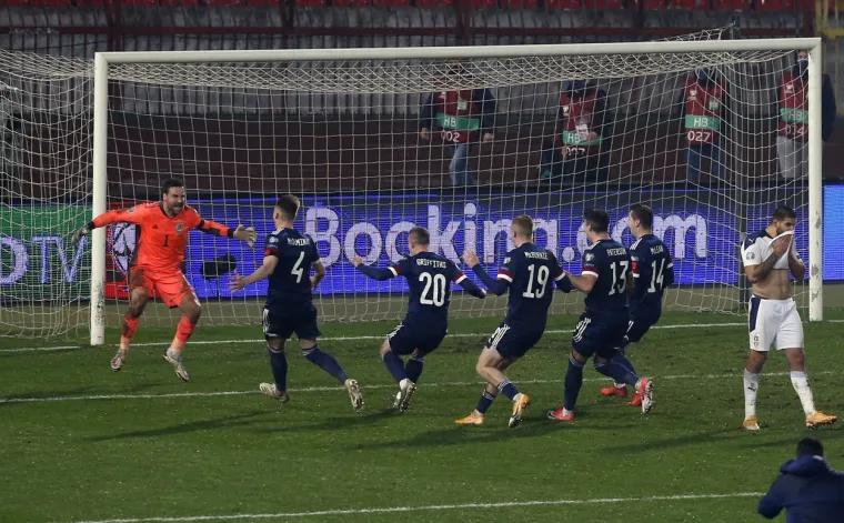 [FOTO] MITROVIĆ TRAGIČAR SRBIJE: Obratite pozornost na ključni detalj; Primjećujete li nešto?