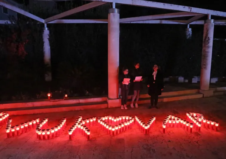U &Scaron;ibeniku jedan razred osnovne &scaron;kole zapalio svijeće u spomen na žrtvu Vukovara
