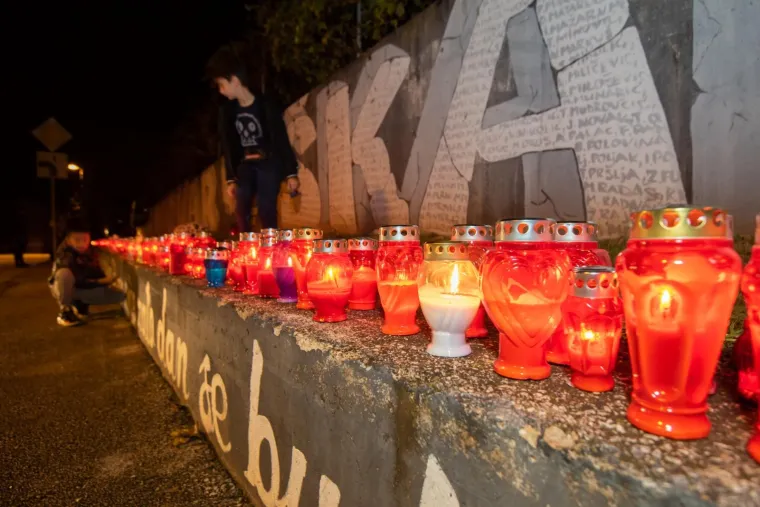 U Zadru građani su zapalili svijeće u Vukovarskoj ulici Dino Stanin/PIXSELL