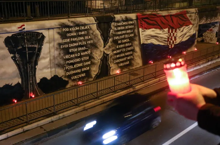 Pogledajte kako su građani diljem Hrvatske odali počast Vukovaru - simbolu hrvatske slobode