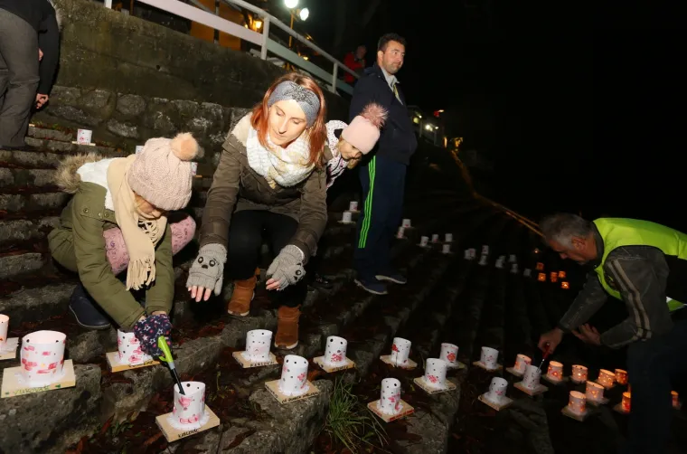 Pogledajte kako su građani diljem Hrvatske odali počast Vukovaru - simbolu hrvatske slobode