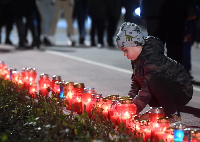 Pogledajte kako su građani diljem Hrvatske odali počast Vukovaru - simbolu hrvatske slobode