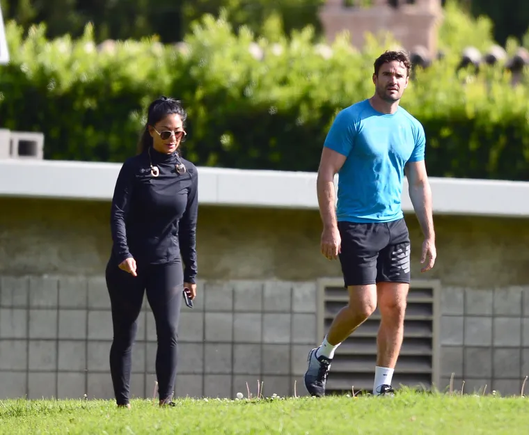 U tjelovježbi joj se pridružio i dečko, 35-godišnji ragbijaš Thom Evans s kojim je potvrdila vezu početkom godine.