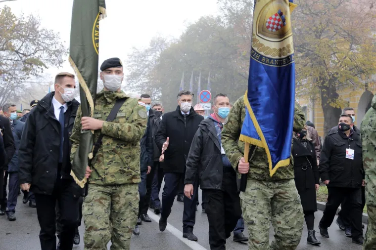 POGLEDAJTE KAKO JE IZGLEDALA KOLONA SJEĆANJA U VUKOVARU: Održana je u posebnim okolnostima zbog epidemije