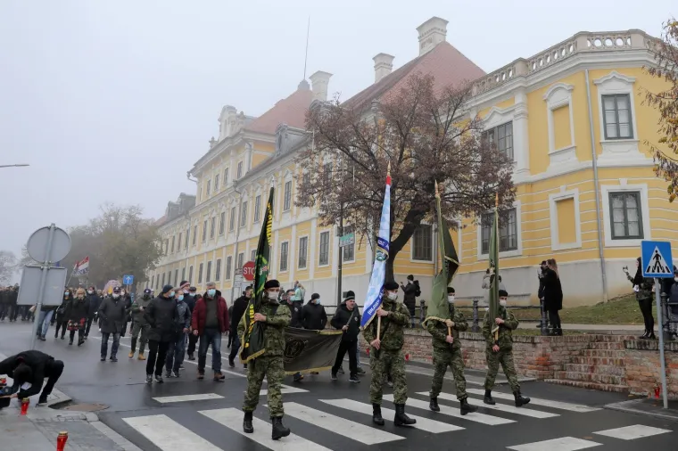 POGLEDAJTE KAKO JE IZGLEDALA KOLONA SJEĆANJA U VUKOVARU: Održana je u posebnim okolnostima zbog epidemije