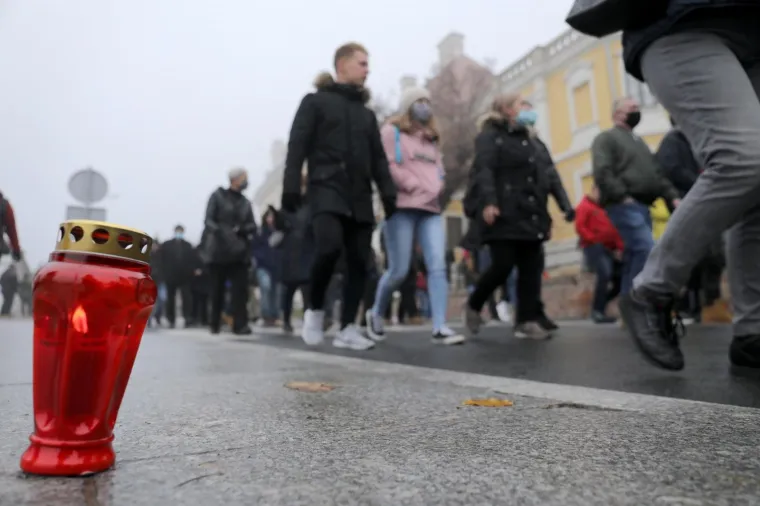 POGLEDAJTE KAKO JE IZGLEDALA KOLONA SJEĆANJA U VUKOVARU: Održana je u posebnim okolnostima zbog epidemije